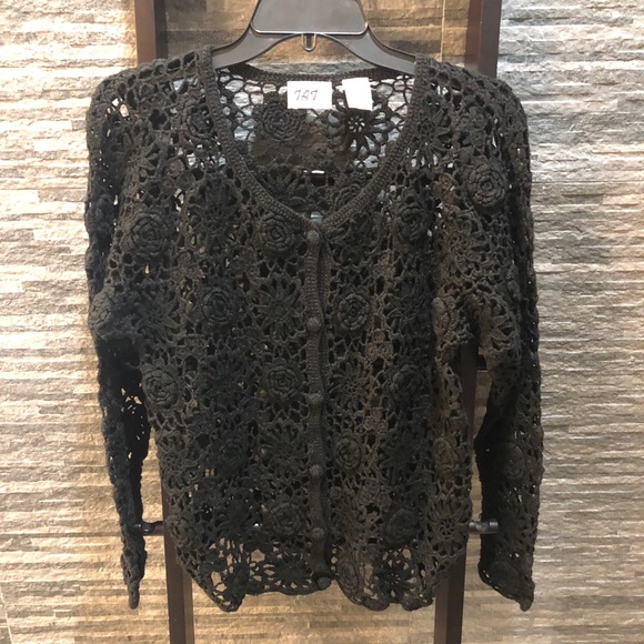 Women’s Knitted Lace Design Sweater - Picture 3 of 9